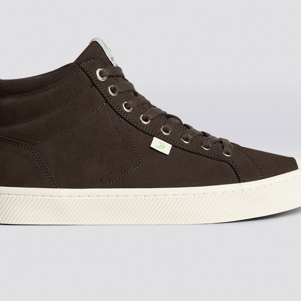 Cariuma • Unisex  Brown Suede
OCA High Sneaker - Picture 2 of 8